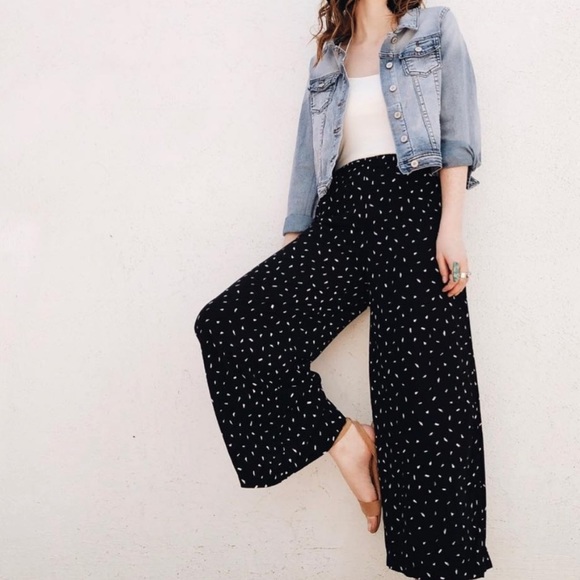 Carly Jean Los Angeles Pants - Carly Jean Los Angeles Jada Black and White Abstract Print Wide Leg Pants